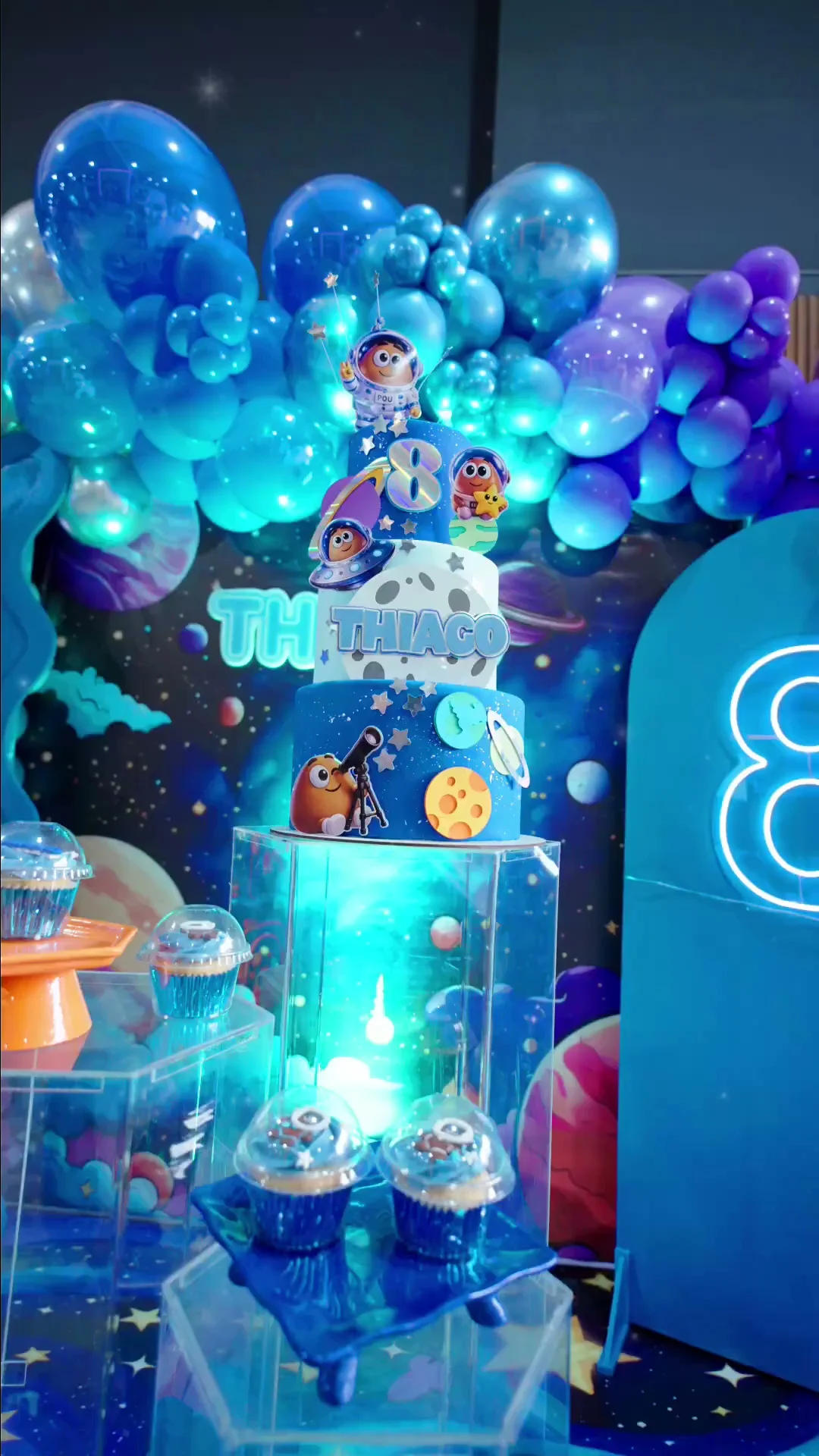 Decoración galáctica de un cumpleaños en Supernova